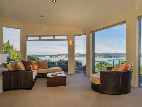 Bay View Escape - Whitianga Holiday Home