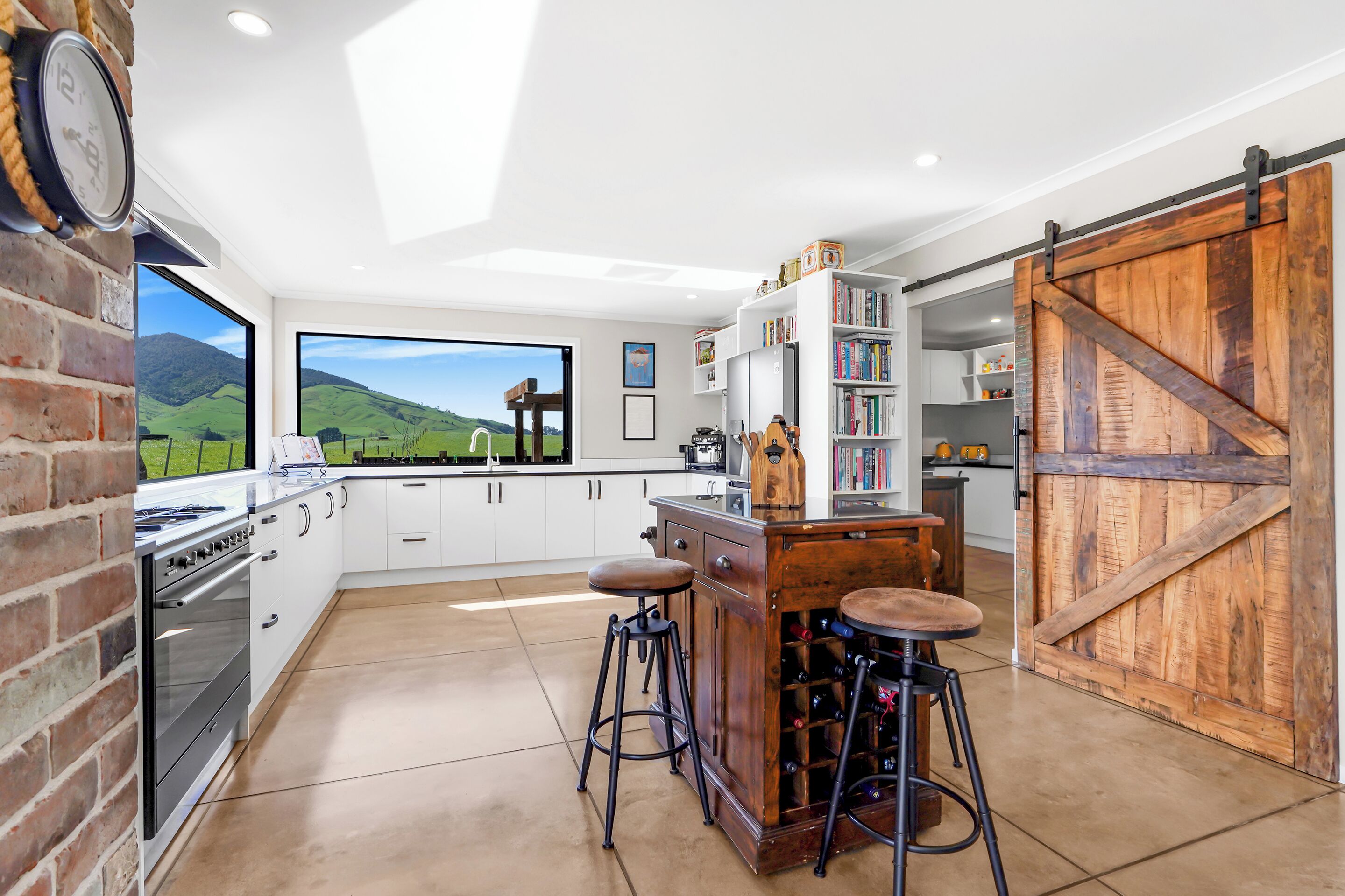 Fridge, dishwasher, coffee/tea maker, toaster