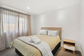 2 bedrooms, iron/ironing board, WiFi, bed sheets