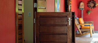 Poolside Double Suite. Behind the dunes, 10 minutes from the beach.