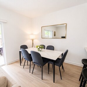 Dining - Stylish Stay Near Hard Rock Stadium (North Miami Beach)