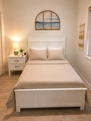 3 bedrooms, iron/ironing board, WiFi, bed sheets - Stylish Stay Near Hard Rock Stadium (North Miami Beach)