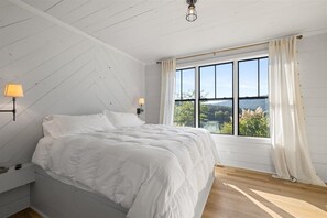 4 quartos, acesso à internet, roupa de cama