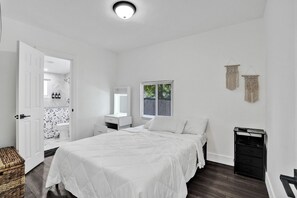 3 habitaciones, escritorio, wifi gratis y ropa de cama 