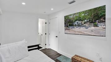 3 habitaciones, escritorio, wifi gratis y ropa de cama