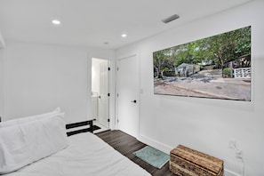 3 bedrooms, desk, free WiFi, bed sheets