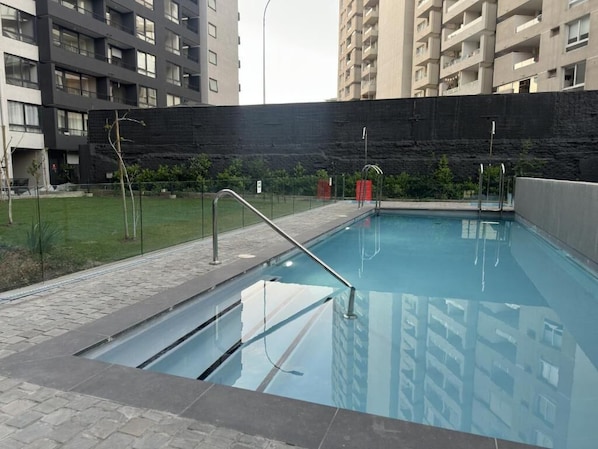 Piscina externa sazonal
