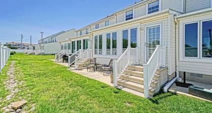 The LemonDrop: 3-bedroom townhome in charming Lewes minutes away from Beaches!