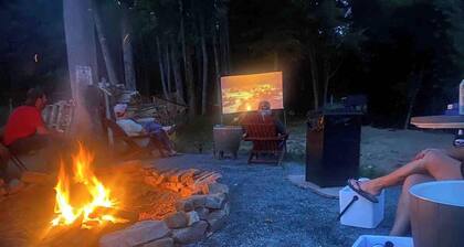 Charming tiny house in the mountains on a goat farm in Murphy, NC