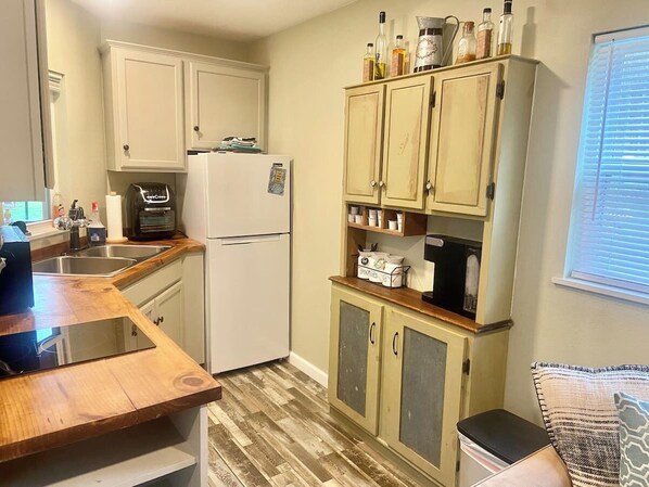 Microwave, stovetop, dishwasher