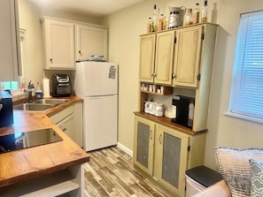 Microwave, stovetop, dishwasher