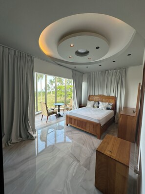 5 bedrooms, free WiFi, bed sheets