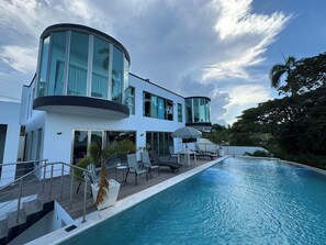 Piscine extérieure