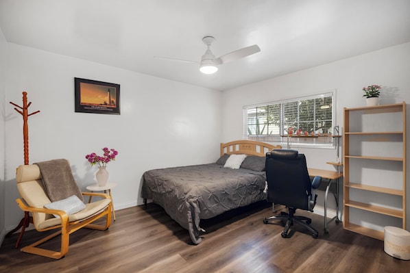 1 bedroom, iron/ironing board, Internet, bed sheets