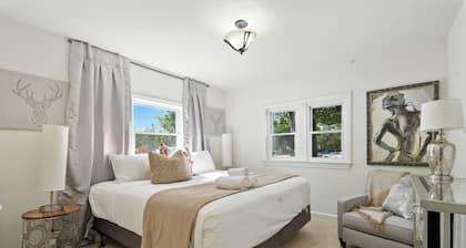 Charming 2-bedroom house in brilliant Near 5 minute DC with Shared backyard