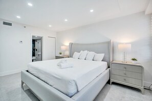 3 bedrooms, iron/ironing board, travel crib, WiFi