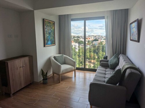 Comfortable apartment with 2 bedrooms and 2 bathrooms in the city center.