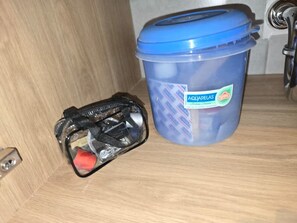 Hårtørrer, håndklæder, Sæbe, Toiletpapir