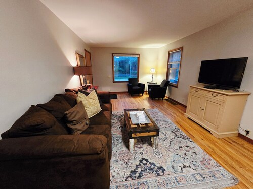 Peaceful 2BR Pad – Quiet, Comfy, Convenient