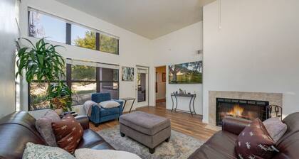 East / Sabino / 2 BR 2BA / Golf View / Htd Pools