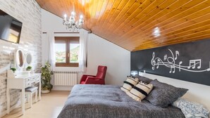 4 bedrooms, iron/ironing board, WiFi, bed sheets - Alojamientos Marte Country House (Hinojedo)