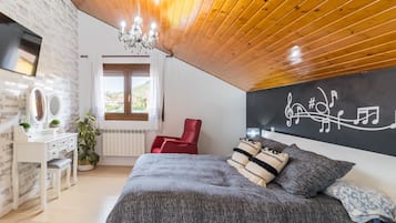 Een strijkplank/strijkijzer, wifi, beddengoed