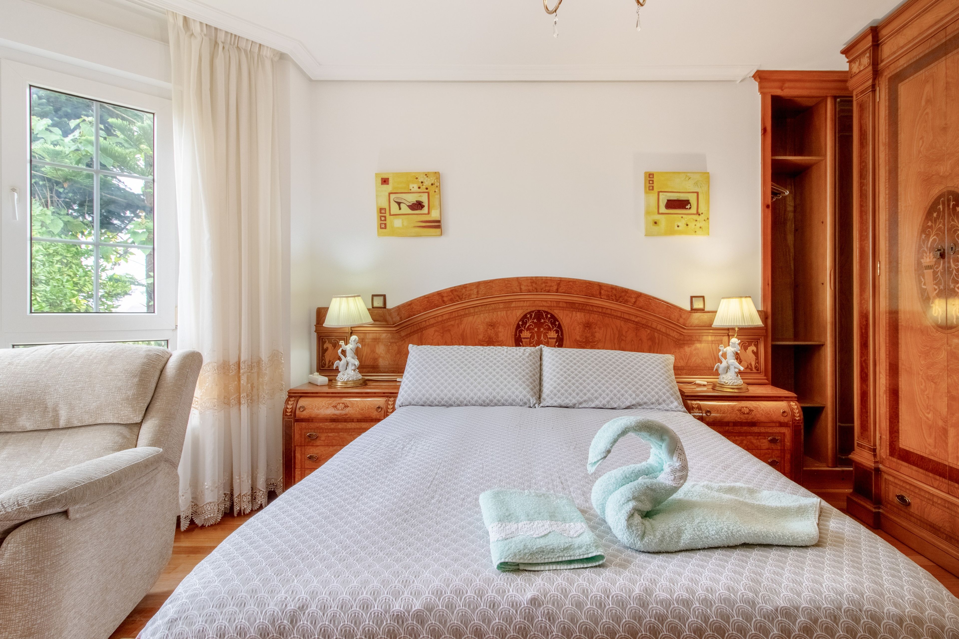 1 slaapkamer, een strijkplank/strijkijzer, wifi, beddengoed