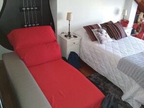 Ferros/tábuas de passar roupa, Wi-Fi, roupa de cama