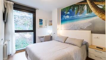 2 bedrooms, iron/ironing board, bed sheets