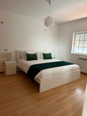 4 bedrooms, WiFi, bed sheets