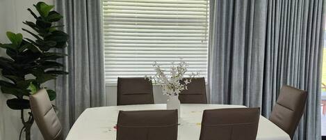 تناول الطعام