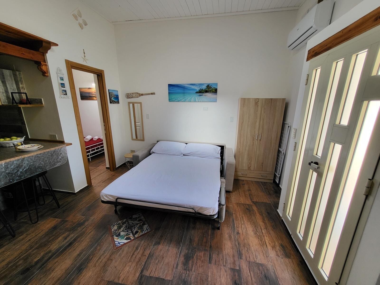 1 chambre, coffres-forts dans les chambres, lit parapluie