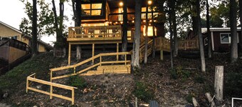 Lake Escape - Cozy Fires, Finnish Sauna & Game Room