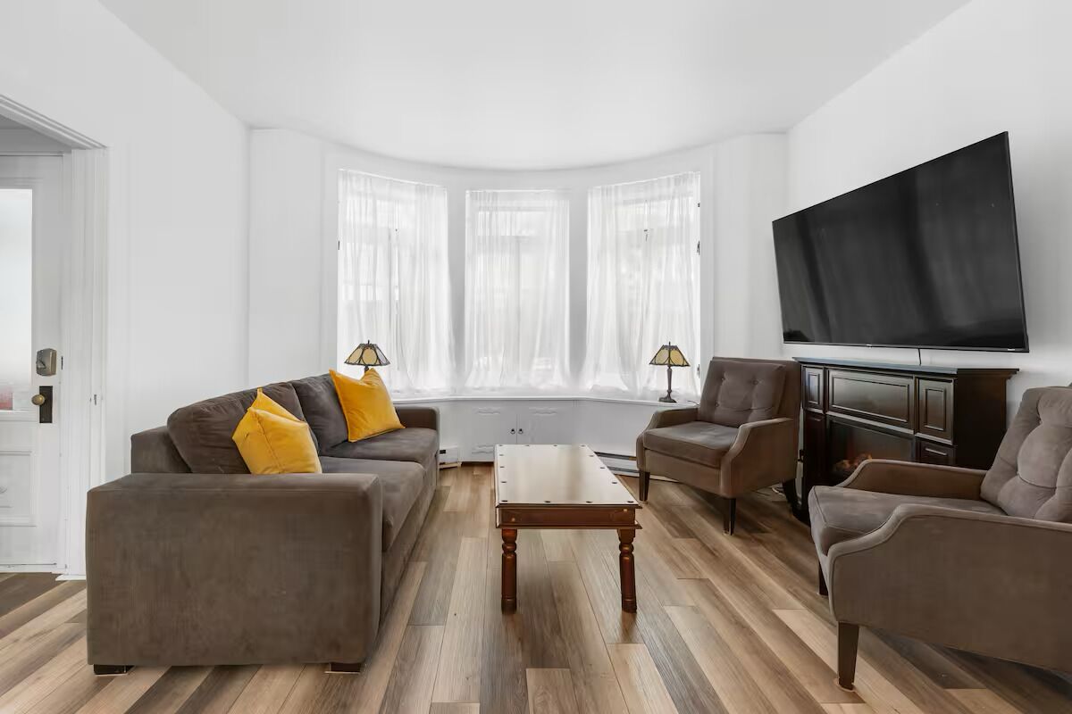 Télévision, cheminée