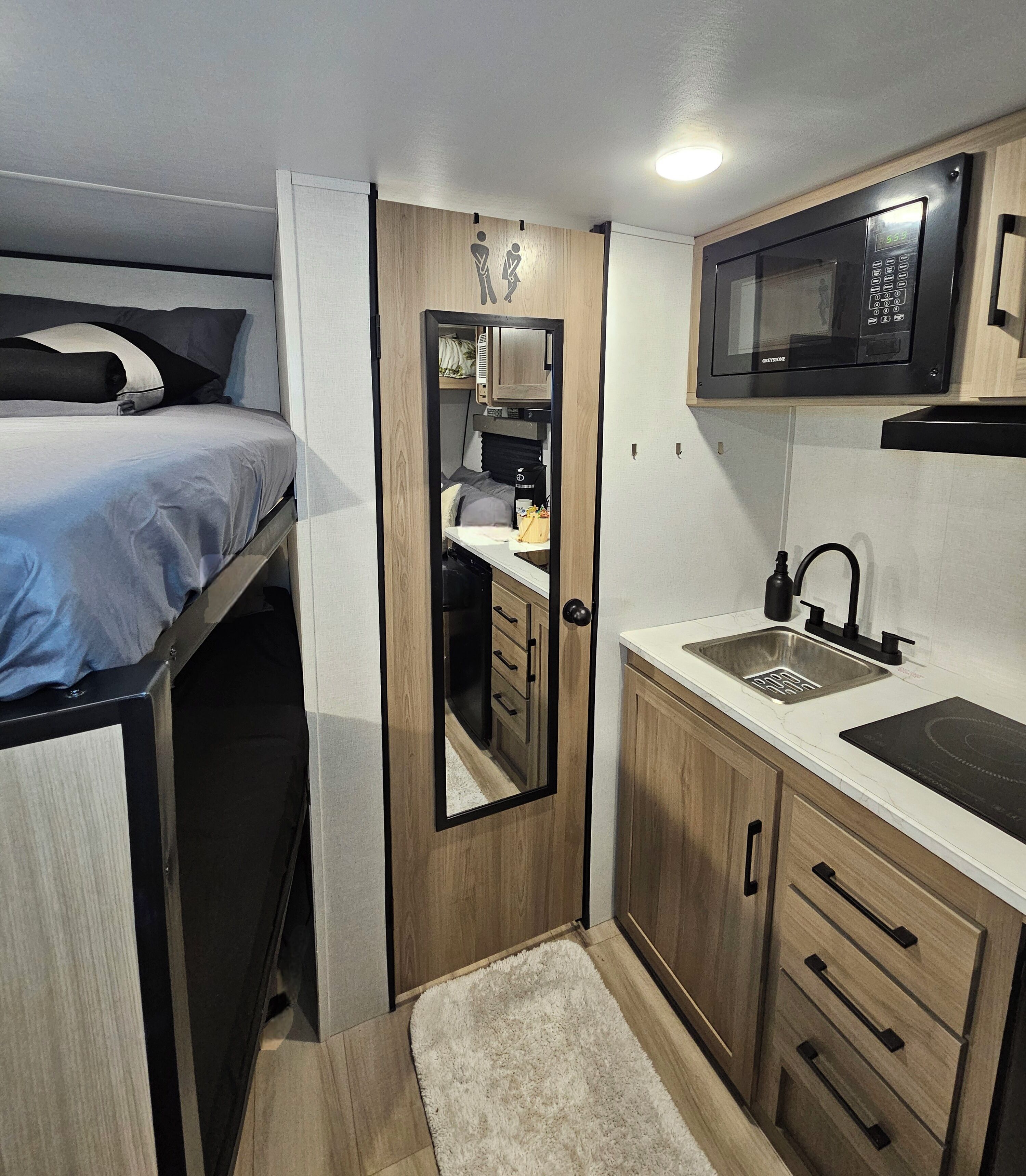 1 Schlafzimmer, Schreibtisch, WLAN, Bettwäsche