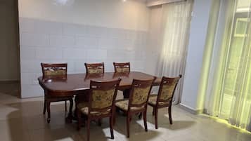 Double Room, Balcony, City View | In-room dining