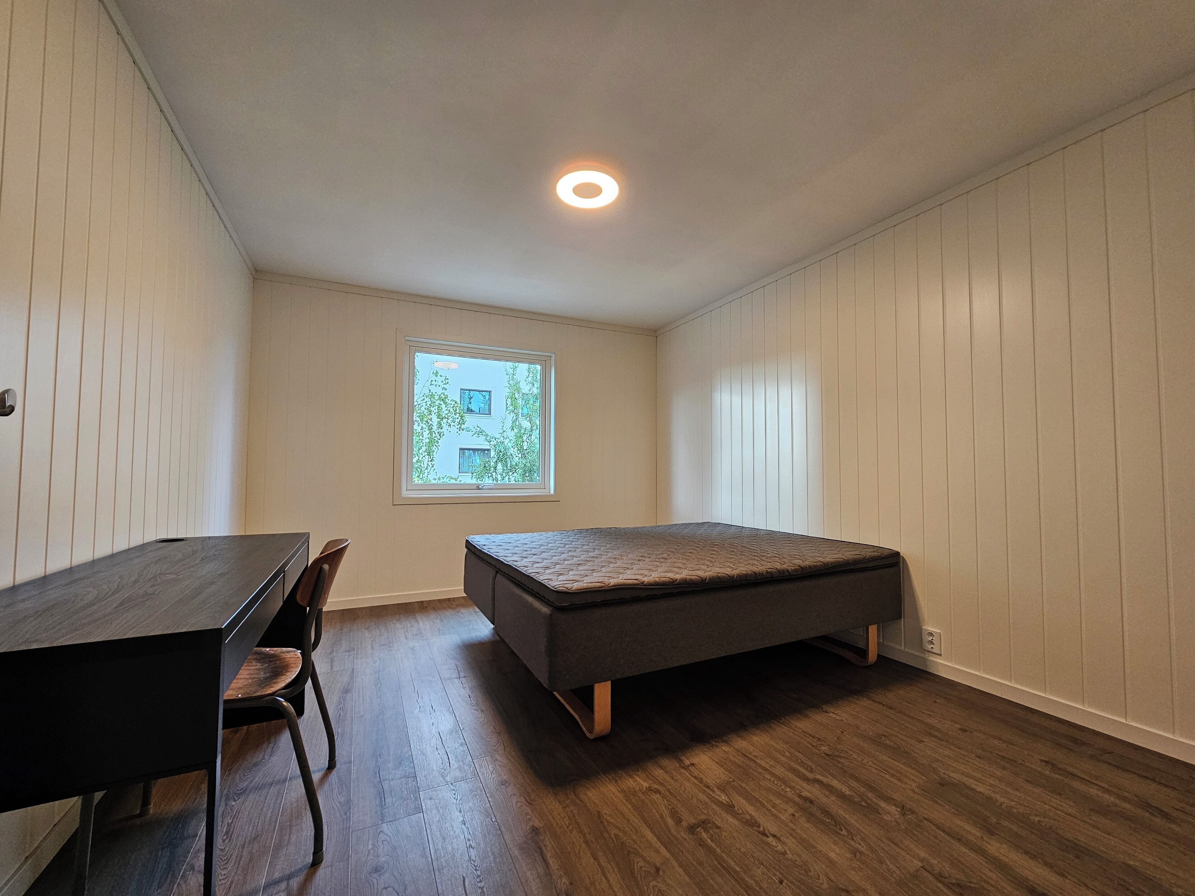 5 soverom, internettilgang og sengetøy