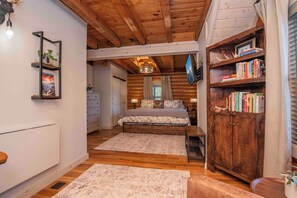 2 Schlafzimmer, Schreibtisch, Reisekinderbett, kostenloses WLAN