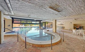 Innenpool, Außenpool