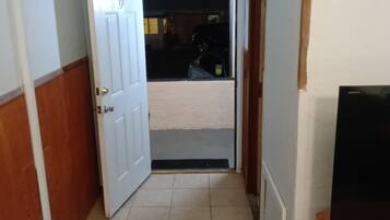 Quarto clássico | Espaço de trabalho para notebook, ferros/tábuas de passar roupa