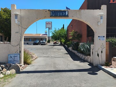 BV MOTEL