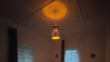 2 chambres, fer et planche Ă  repasser, Wi-Fi, draps fournis