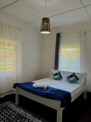 2 chambres, fer et planche à repasser, Wi-Fi, draps fournis