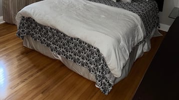 3 slaapkamers, een strijkplank/strijkijzer, wifi, beddengoed