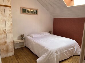 3 Schlafzimmer, Reisekinderbett, Bettwäsche