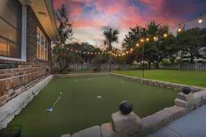 Property grounds - NEW - Southern Oaks Retreat - King Suite, Theater, Massage Chair - LUXURY STAY (Rincon)