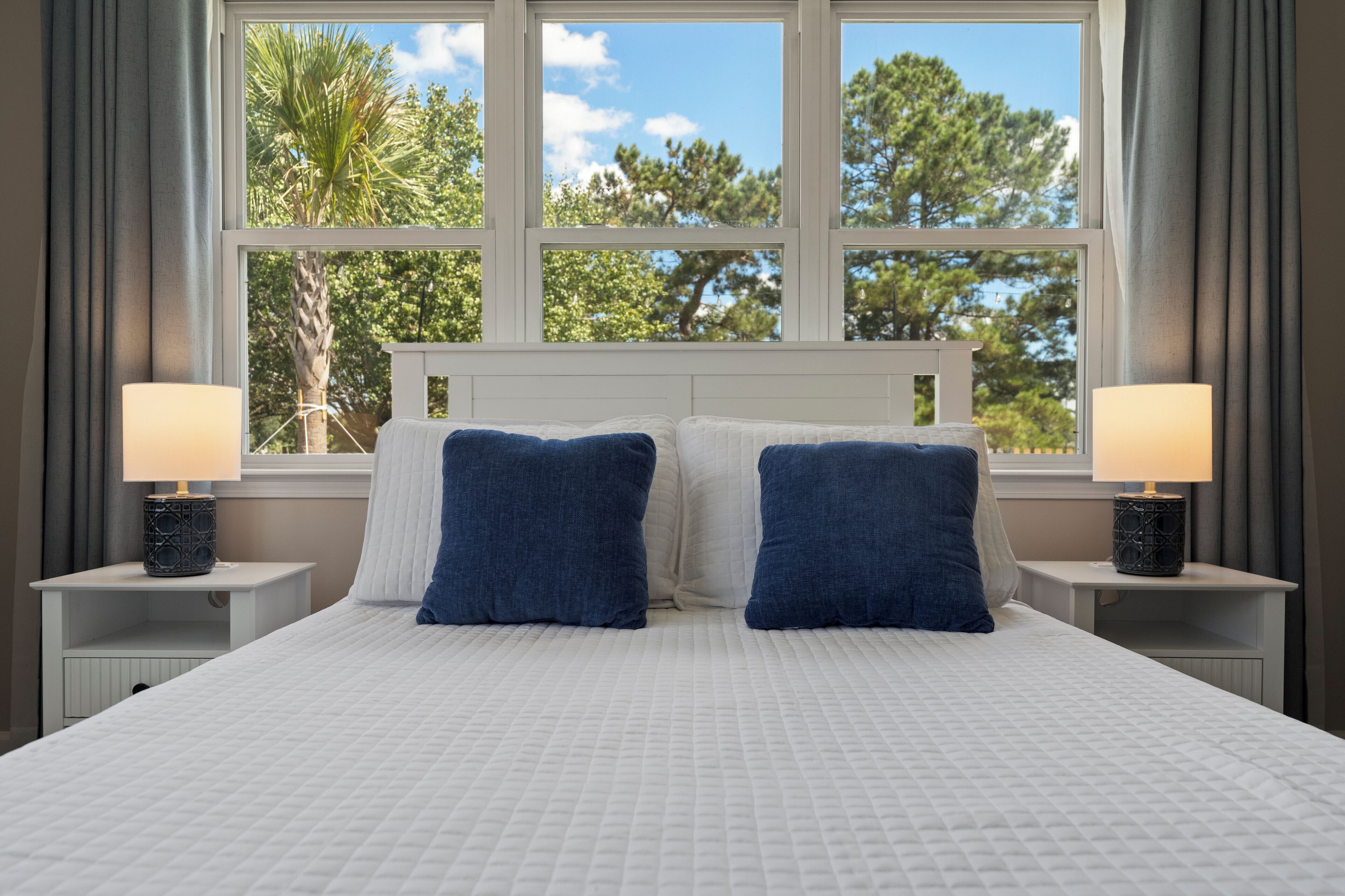 4 sovrum, skrivbord, strykjärn/strykbräda och resesäng