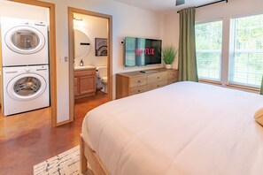 2 عدّة غرف نوم ومكتب ومكواة/لوح كي وسرير سفر