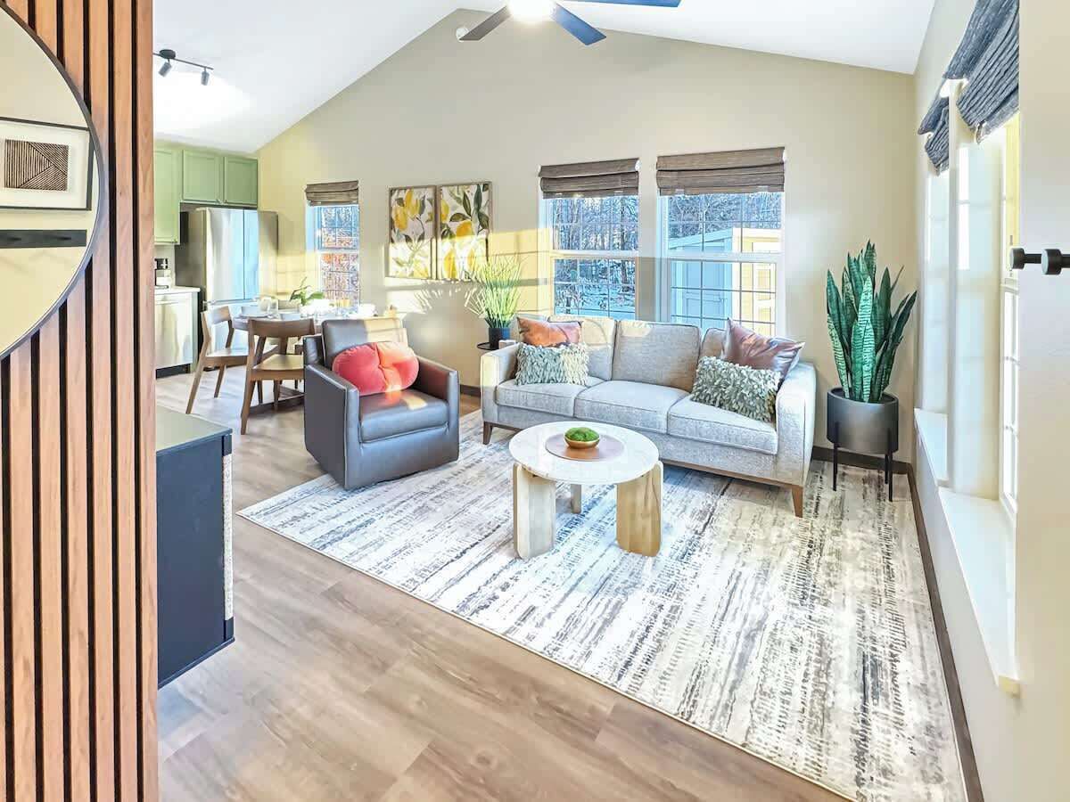 智能电视、办公室