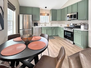 Fridge, microwave, oven, stovetop - Upscale 2bd Getaway w/WiFi, Laundry, Full Kitchen! (Palmer)